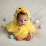 dziecko przebrane za kurczaka